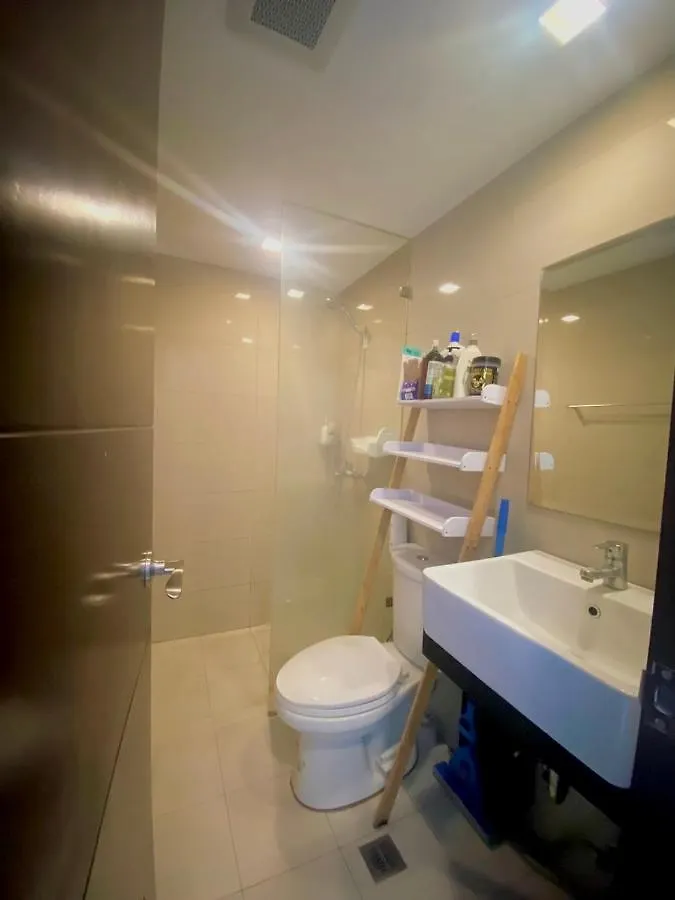Hotel apartamentowy Studio Type Condo In Bgc Taguig
